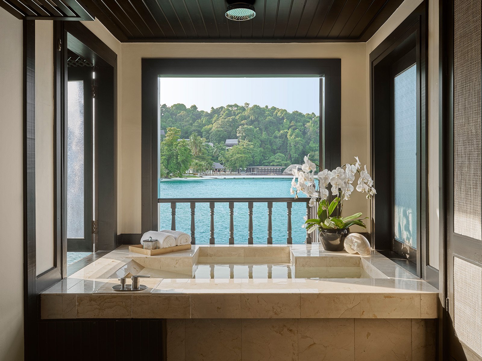 VILLA-PLR - Sea Villa Bathroom 1