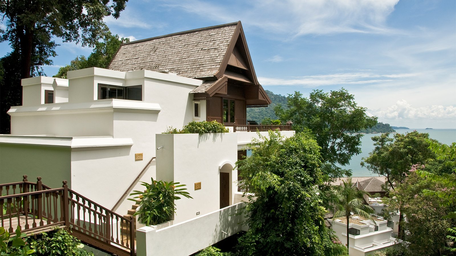 VILLA-PLR - Tropical Hill Villa Exterior